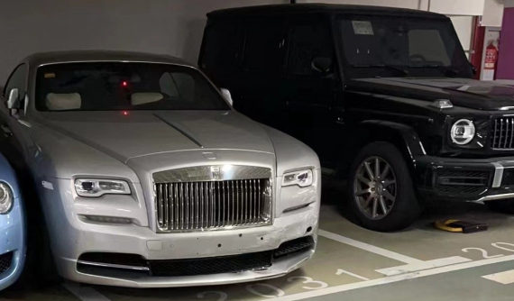 Nam tài xế lái BMW 3-Series, gây tai nạn liên hoàn cho 2 chiếc Rolls-Royce và 1 chiếc Porsche