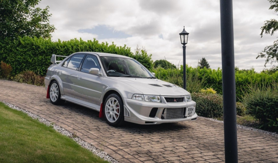 Xe thể thao Mitsubishi Lancer Evolution hàng hiếm được sang tay với giá cao bất ngờ