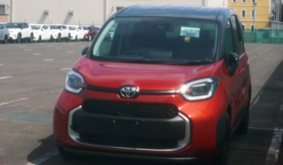 MPV giá rẻ Toyota Sienta 2023 lộ diện, ra mắt vào tháng 8 tới