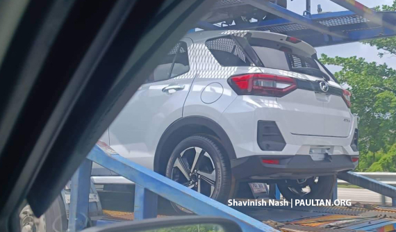 Bắt gặp "anh em song sinh" của Toyota Raize trên đường phố, dùng động cơ chỉ "ăn" 3,57 lít xăng/100 km