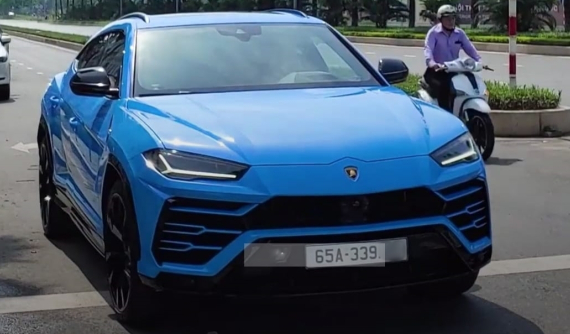 Lộ ảnh hiếm hoi về biển số chiếc siêu SUV Lamborghini Urus bí ẩn nhất Cần Thơ