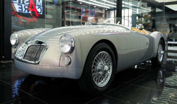 Nhà thiết kế Thái Công "dọn" xe cổ MGA 1600 từ trong ra ngoài, màu sơn lấy ý tưởng từ hãng xe Bentley