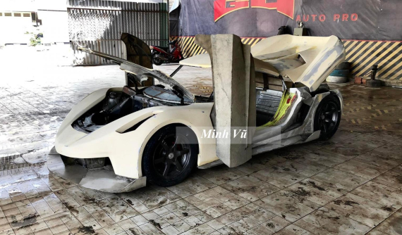 Thợ Việt độ siêu phẩm Koenigsegg Jesko từ "bé hạt tiêu" Smart Roadster