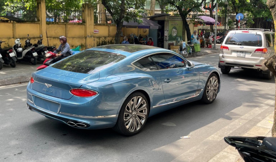 Bentley Continental GT V8 Mulliner có giá hơn 21 tỷ đồng lăn bánh tại Hà Nội