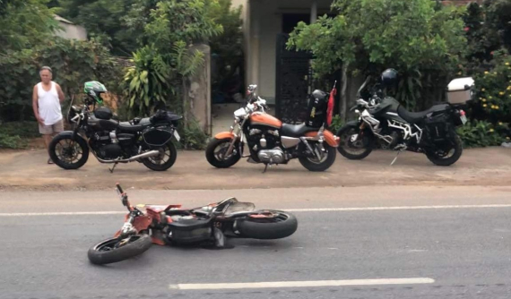 Video quay khoảnh khắc mô tô phân khối lớn va chạm với xe máy trên quốc lộ 1A khiến 1 người tử vong