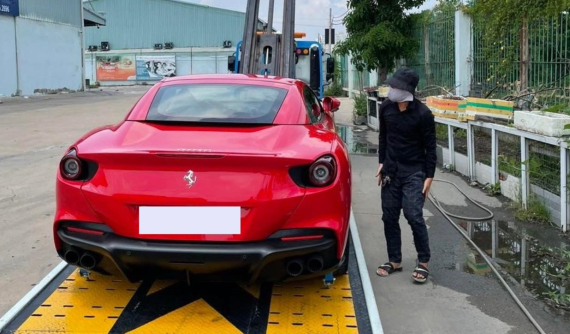 Lộ ảnh siêu xe mui trần Ferrari Portofino M về Việt Nam, giá từ 5,3 tỷ đồng