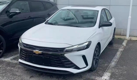 Chevrolet Cruze 2023 xuất hiện tại đại lý trước khi chính thức trình làng