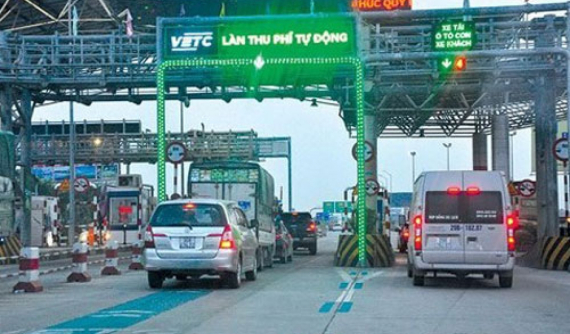 Chủ xe "tố" VETC trừ tiền 2 lần trong tài khoản ETC dù xe đi qua trạm thu phí 1 lần