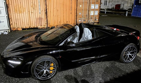 Không phải Elva trăm tỷ đồng, đây mới chính là cặp đôi siêu xe McLaren chính hãng đầu tiên về Việt Nam