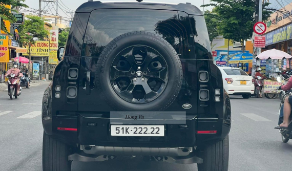 Chi tiết SUV việt dã Land Rover Defender X Black Edition tại Việt Nam