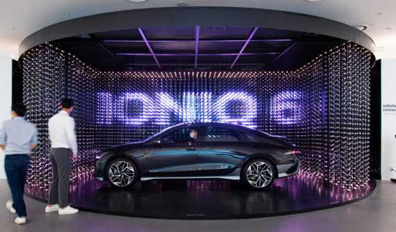 Vượt mặt Ioniq 5, Hyundai Ioniq 6 lập kỷ lục về lượng khách đặt mua trong ngày đầu tiên mở bán