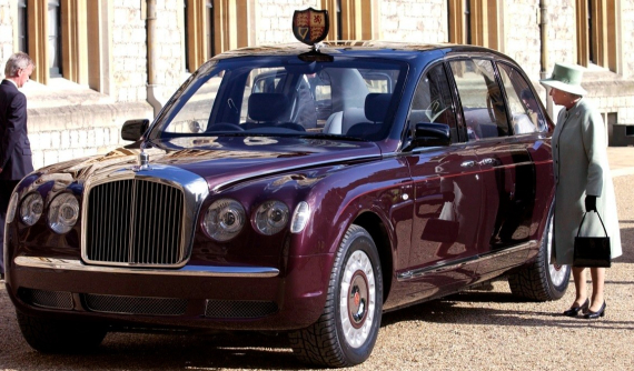 Xem lại bộ sưu tập xe của Nữ hoàng Anh Elizabeth II, trong đó có 2 chiếc Bentley đắt nhất thế giới