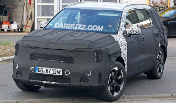 Bắt gặp Kia Sorento 2024 trên đường phố với nhiều chi tiết thiết kế mới