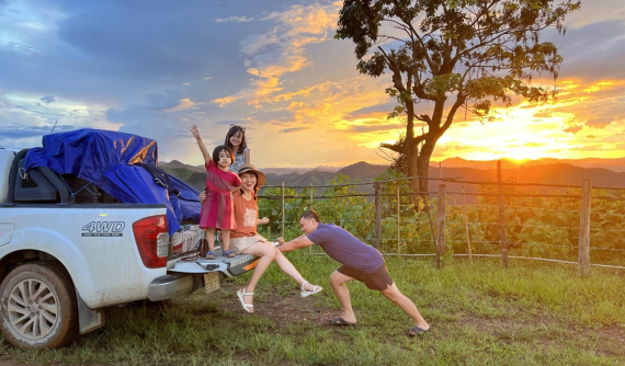 "Ngả mũ" trước hành trình xuyên Đông Dương dài hơn 10.000 km của gia đình Việt bằng Nissan Navara