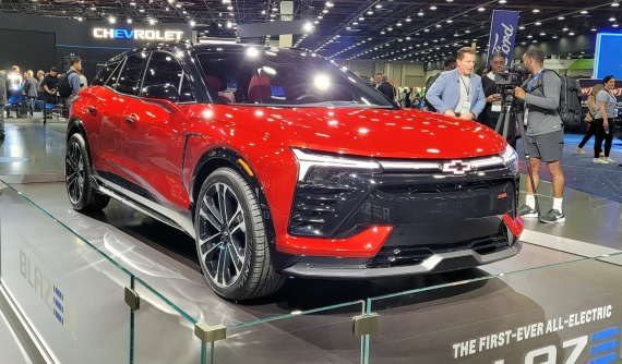 Cận cảnh Chevrolet Blazer EV - đối thủ của VinFast VF8: Bán ra từ 2023, lăn bánh 515 km sau khi sạc đầy pin