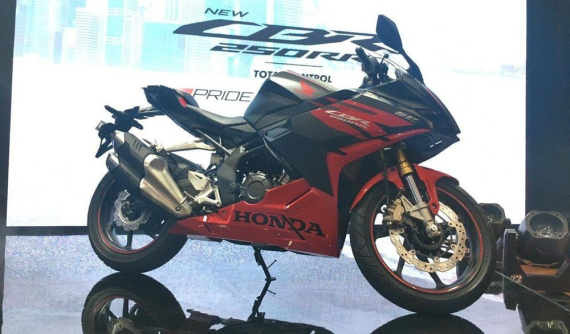 Vì sao mô tô thể thao Honda CBR250RR 2023 mới ra mắt Đông Nam Á không dùng động cơ 4 xi-lanh?