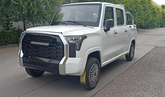 SVH Tundar - phiên bản nhái "xấu đau đớn" của Toyota Tundra