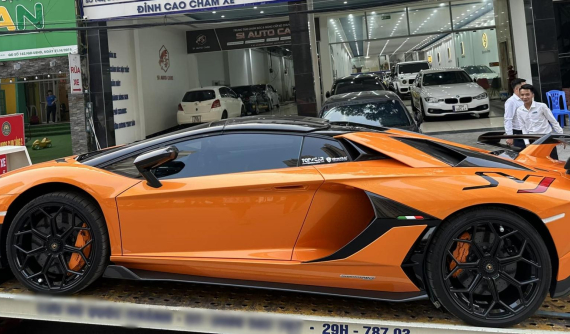 Lamborghini Aventador SVJ Roadster bất ngờ "quay đầu" ra Hà Nội sau 3 tháng lăn bánh tại Sài thành