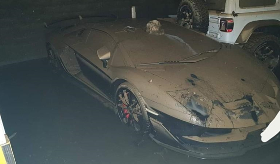 Đau lòng trước loạt hình ảnh nhiều siêu xe đắt đỏ bị nước lũ nhấn chìm ở Hàn Quốc