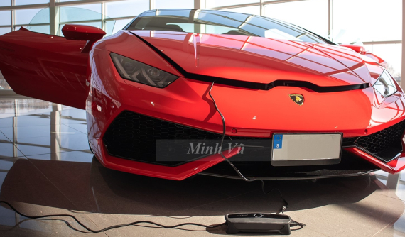 Đây là giải pháp mà nhiều showroom dùng để ổn định "sức khỏe" cho ắc-quy của xe