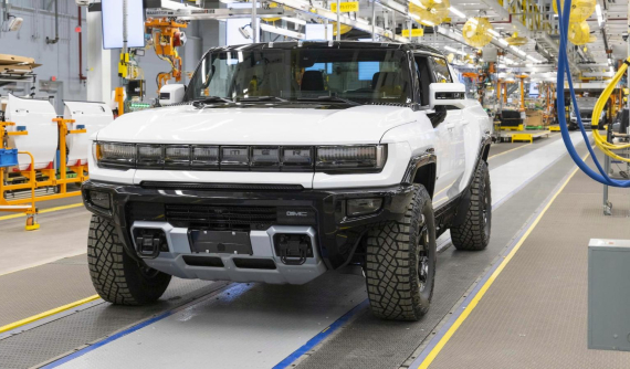Bán tải điện GMC Hummer EV sẽ tạm dừng sản xuất từ tháng 11, giá cả sẽ tăng chóng mặt vì khan hàng?