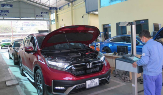 Trong 9 tháng đầu năm, hơn 346.000 phương tiện trượt kiểm định, trên 10.000 xe bị thu hồi phù hiệu