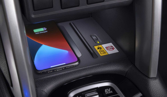 Những câu hỏi thường gặp về sạc không dây trên ô tô