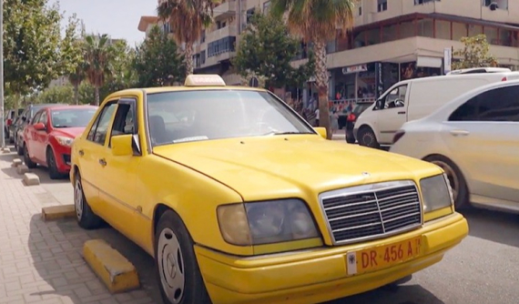 Chiếc Mercedes-Benz E-Class "nồi đồng cối đá" này đã chạy 1 triệu km mà mới sửa đúng 1 lần