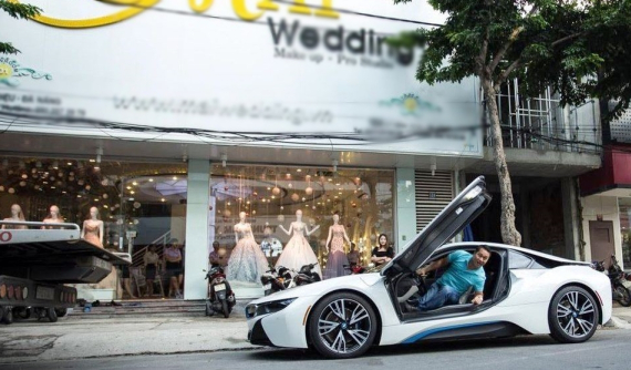 Số phận xe BMW i8 của đại gia áo cưới đình đám ở Đà Nẵng mua tặng cho vợ ra sao sau nghi án "vỡ nợ"