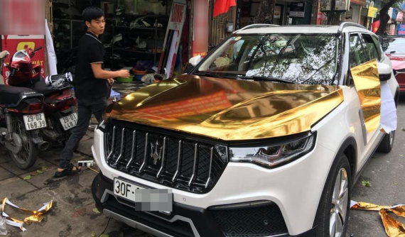 Dán đề-can thay đổi màu sơn cho xe ô tô: Những điều bạn cần biết để tránh bị "thuốc"