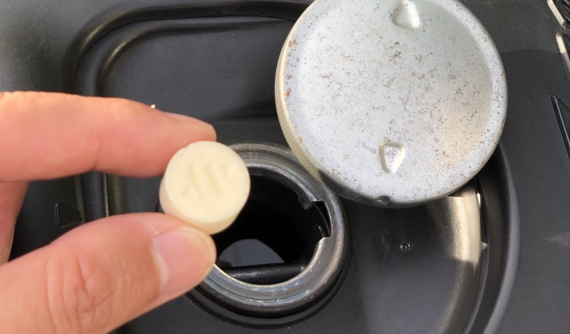 Mua xăng khó, có nên dùng phụ gia xăng và viên nén tiết kiệm xăng không?