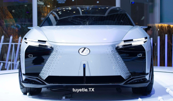 Chiêm ngưỡng Lexus LF-Z Electrified - xe concept với công nghệ đi trước thời đại - trong triển lãm Ô tô Việt Nam 2022