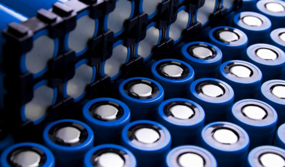 Pin lithium sắt photphat (LiFePO4) là gì? Vì sao các hãng ô tô lớn lại đặt cược vào loại pin này?