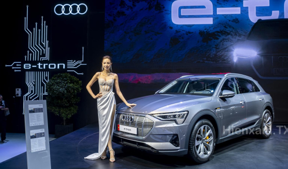 SUV hạng sang Audi e-Tron chính thức ra mắt Việt Nam tại triển lãm VMS 2022, giá chưa đến 3 tỷ đồng