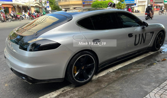 Panamera Turbo S Executive - Thứ cảm xúc mà không có xe Porsche nào tại Việt Nam sánh bằng