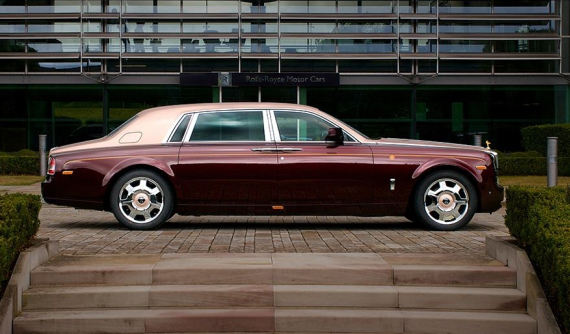 Không ai cọc 5,6 tỷ đồng, buổi đấu giá xe Rolls-Royce Phantom Sacred Fire của ông Trịnh Văn Quyết thất bại