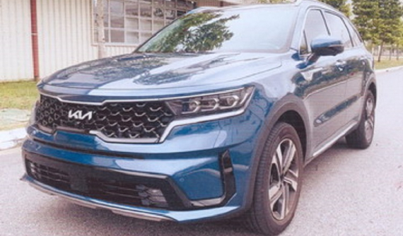 Kia Sorento 2023 phiên bản tiết kiệm xăng lần đầu tiên lộ diện tại Việt Nam, ngày ra mắt không còn xa