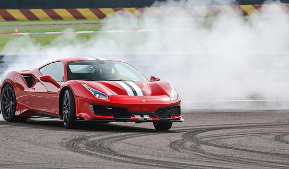 Hệ thống Ferrari Dynamic Enhancer trên 488 Pista là gì? Thăng hoa hay là cạm bẫy cho các cú drift?