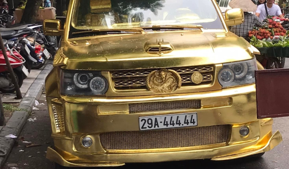 Ngỡ ngàng, hoang mang với chiếc xe Range Rover độ bản "Rồng" mang siêu biển ngũ quý 4 của đại gia Hà Nội