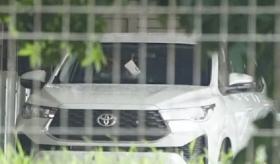 Lộ ảnh chụp thực tế đầu tiên của Toyota Innova 2023 trước khi xe ra mắt vào cuối tháng này