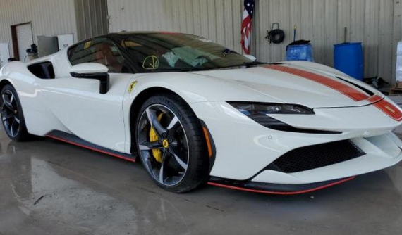 Đấu giá Ferrari SF90 và Rolls-Royce Cullinan được trục vớt từ nhà để xe ngập lụt ở Miami