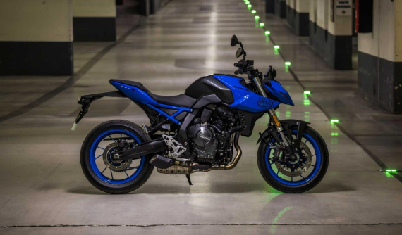 Vén màn naked bike hạng trung Suzuki GSX-8S 2023 - đối thủ mới của Yamaha MT-07