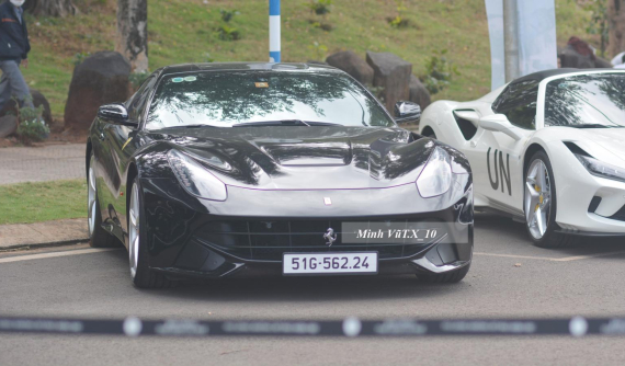 "Hắc mã" Ferrari F12 Berlinetta lần đầu lộ diện tại Việt Nam