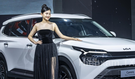 Kia Carens đối đầu Mitsubishi Xpander: Liệu tân binh có thể đánh bại "nhà vua"?