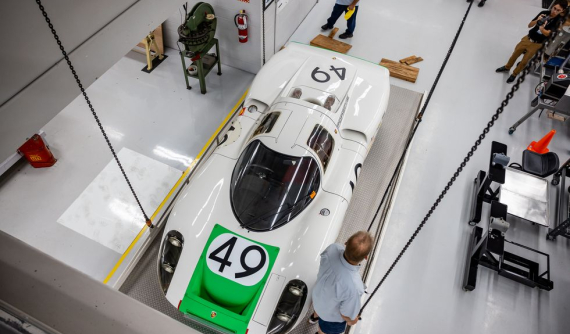 Đây là cách bảo vệ bộ sưu tập 115 chiếc ô tô cực giá trị trước những cơn bão