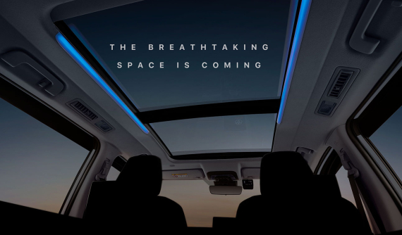 Toyota Innova 2023 tiếp tục lộ nội thất với cửa sổ trời toàn cảnh và màn hình giải trí cho hành khách