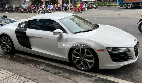 Siêu xe Audi R8 V8 mới tậu của nhà sưu tập xe Sài thành, không bán đam mê dù được giá