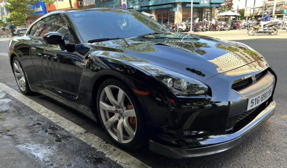 Chủ tịch Trung Nguyên tậu Nissan GT-R R35