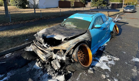 Chiếc Mazda RX-8 bị ghét nhất thế giới bất ngờ bốc cháy trong đêm