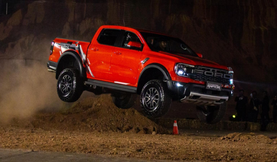 Hết "anh bạn" Campuchia giờ đến láng giềng sát vách Việt Nam là Lào cũng đã ra mắt Ford Ranger Raptor 2023